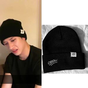 Gorro/Gorras de calavera Stray Kids Bangchan Gorros Gorros de punto Stay Embroiedried Hat para gorros de gorro unisex Gorro más cálido Hombres Gorra informal al por mayor 230826