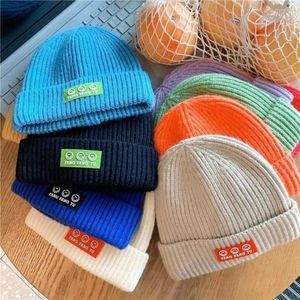 Bonnets 20 couleurs pour enfants étiquetés tricotés édition coréenne polyvalent chaud laine automne et hiver chapeau d'étudiant