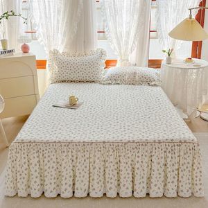 Jupe de lit Petit style pastoral floral lit de lits blancs en dente