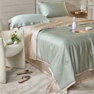 Conjuntos de ropa de cama 2024 Est de cuatro piezas de algodón simple doble hoja de cama para el hogar cubierta de edredón bordado cómodo verde caqui