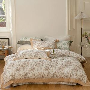 Conjuntos de ropa de cama 2024 Est de cuatro piezas de algodón simple doble hogar hoja de cama cubierta de edredón bordado cómodo color beige dorado