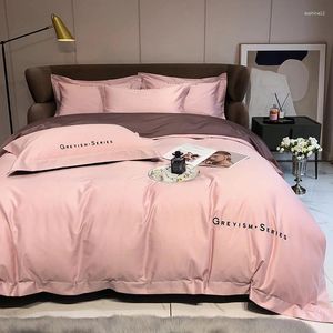Juegos de ropa de cama 2024 cuatro piezas de algodón simple doble sábana para la cama de la cama del hogar cubierta de edredón de colchas rosadas cómodas