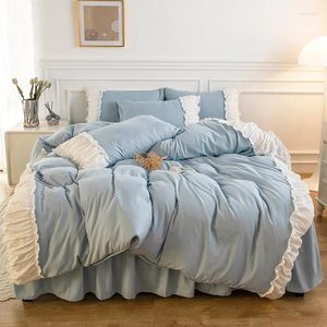 Juegos de ropa de cama 2024 Set King Size Lade White Ruffles Cubierta de la cubierta de la almohada Lino/falda Korean Poliéster Azul para adultos Textil