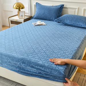 Juegos de ropa de cama Colcha 200220 Sábana ajustable de terciopelo de cristal Juego cálido de franela gruesa Funda de colchón Ropa de cama elástica integral 231026