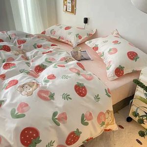 Ensembles de literie mignon fraise housse de couette drap plat avec étuis Floral Twin pleine taille ours lapin linge de lit garçons filles ensemble de literie Z0612