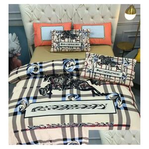 Conjuntos de ropa de cama Esigner Sets Bed Sheet Comforter Fundas cómodas HT1720 T230217 Entrega de gotas Home Garden Textiles Suministros Dhkhv