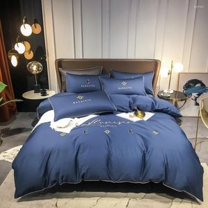 Conjuntos de ropa de cama de cuatro piezas de algodón de lujo ligero doble hogar hoja de cama cubierta de edredón bordado pequeña abeja moda azul oscuro
