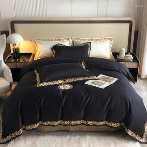 Ensembles de literie broderie dorée luxe haut de gamme coton égyptien noir blanc style housse de couette drap de lit taies d'oreiller textile à la maison
