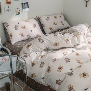 Ensembles de literie Style coréen Simple beauté princesse petit ours housse de couette quatre pièces ensemble double reine taille filles lit drap plat 231118