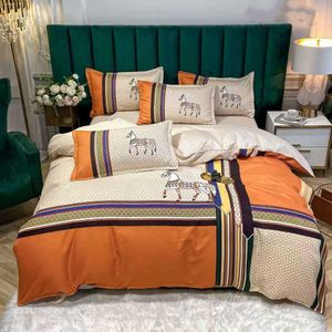Bedding sets Luxury White Designer Bedding Sets Silk Queen King Size Duvet Cover Bed Sheet Fashion Summer Pillowcases