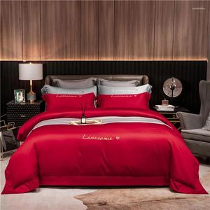 Ensemble de literie broderie moderne Red Luxury Set Coton Plat Lit Plotte de couette Cover Couleur Couleur Solide El Wholesale