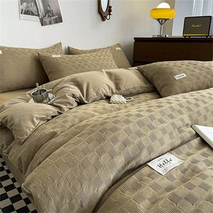 Ensembles de literie Nordic Brown Housse de couette 3D Waffle Plaid Ensemble de couette Chic Drap-housse Linge de maison Taies d'oreiller 220x240 Quilt 221129