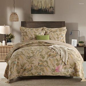 Juegos de ropa de cama Acolchado American Country Retro Flower and Bird Bed Juego de tres piezas