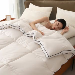 Juegos de ropa de cama Edredón de tela de algodón agradable para la piel relleno con 100 edredones de tamaño completo de invierno cálido y sedoso de plumón de ganso de tres colores 231129