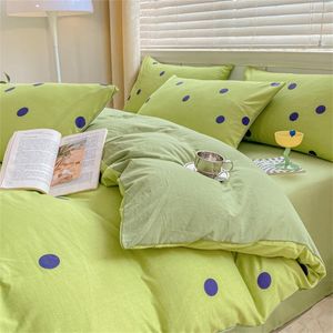 Conjuntos de ropa de cama Almohadilla de lavado Conjunto de lunares verdes frescos Funda de edredón suave para niños y adultos Funda de almohada Textiles para el hogar de cuatro piezas