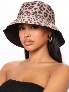 Boinas 2024 Sombrero de cubo de leopardo de dos lados para mujeres Viajes reversibles de Panamá Sum Summer Ladies Beach Protection Fisherman Hats