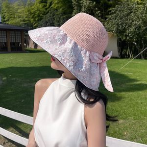 Bérets Bubble Flower Brim Bucket Hat Femmes Summer Thin Face-Couvrant et Sun-Shading Big Fashion Vinyl Sun