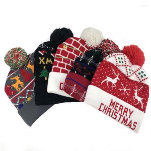 Bérets De Noël Batterie Amovible Style Coloré Chapeau Tricoté Lumineux Père Noël LED Lumières Bonnets En Gros