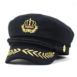 Bérets Flat Top Cap Fancy Dress Party Cosplay Sailor Navy Hat avec motif de broderie All-match Hommes Femmes Casual Élégant Casquettes Militaires