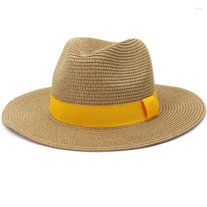 Bérets HT3633 Chapeau de soleil d'été Hommes Femmes Bande jaune Jazz Panama Paille Fedora Mâle Femme Voyage Casquette de plage à large bord