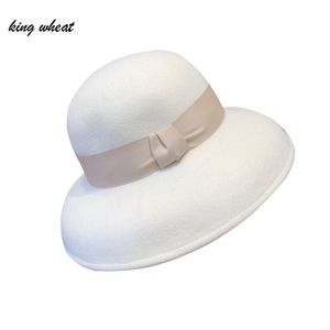 Bérets King Wheat White Wool Hepburn Style Femmes Fedora Stage Show Felt Cap 2021 Winter Lady Fashion Performance Party Adulte Top Hat