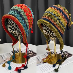 Boinas Bonito estilo étnico retro hecho a mano crochet borla color lana gorra baotou orejeras lei feng sombrero jersey gorro
