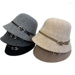 Bérets en gros hiver femmes élégant laine tricoté chapeau de seau avec boucle de ceinture chaud tricot bonnets dôme design vintage cloche melon chapeaux