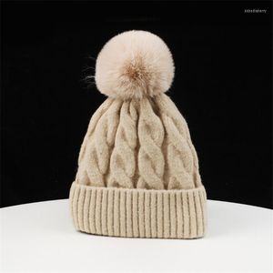 Bérets hiver épaissir chaud bonnet casquettes femmes adultes câble torsion motif os en peluche tricot chapeau Pom Skullies chapeaux Gorras