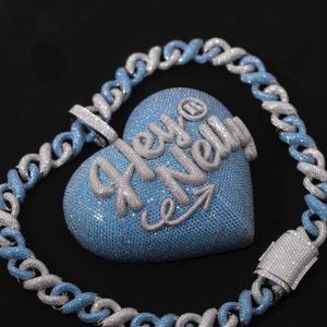 El mejor fabricante de joyas personalizado 925 plata esterlina Vvs Moissanite Diamond Blue Big Heart Letter colgante con cadena de eslabones cubanos