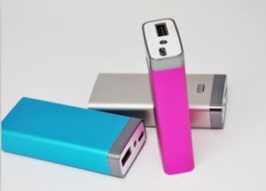 Universal 5600mAh Portable USB Power Bank Chargeur de batterie de secours externe Pack d'alimentation de voyage d'urgence pour Mobile IPhone