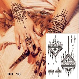 BH18 Tatuaje temporal de henna negra simple triangular para ambas manos, pegatina corporal inspirada 1411189