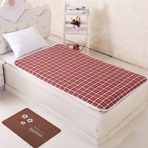 Grande taille bébé feuille imperméable matelas à langer Urine Pad dessin animé réutilisable literie pour bébé Nappy Burp matelas matelas à langer 220425