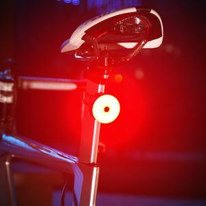 Luces de bicicleta Bicicleta trasera roja de alta visibilidad de alta visibilidad USB Cail Redonda Redonda Lámparas parpadeantes multifuncionales 230204
