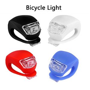 Lumières de vélo Silicone vélo vélo tête avant roue arrière phare LED pour les routes de montagne nuit cyclisme piles incluses