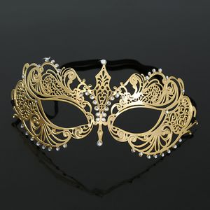 Máscara de metal de calavera de oro negro Diamante de imitación de Halloween Media cara Mascarada veneciana Hombres Mujeres blancas Máscara de fiesta Accesorios de Halloween