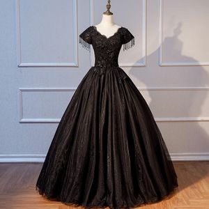 Robes de mariée gothique noire avec manches courtes