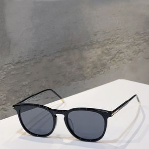 Negro Gris Humo Gafas de sol de plástico para hombres 5608 Gafas Gafas de verano Sunnies Diseñadores Gafas de sol Sonnenbrille Sun Shades UV400 Gafas con caja