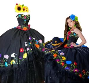 Vestidos de quinceañera de estilo mexicano negro Charro 2023 flores bordadas capas de encaje tul satén vestidos de graduación para xv anos227p