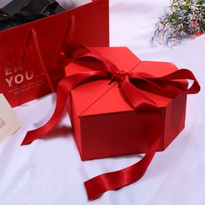 Caja de regalos en forma de corazón rojo negro con lazos Regalos para el día de San Valentín Cajas de embalaje Decoraciones de boda sorpresa de aniversario 240113