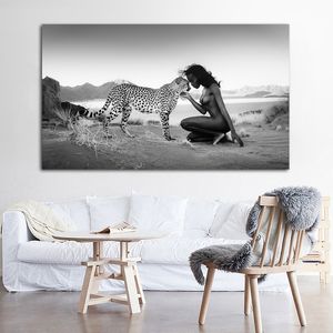 Pósteres e impresiones de paisaje Natural en blanco y negro, cuadro sobre lienzo para pared, leopardo de nieve y mujer desnuda, imagen para sala de estar