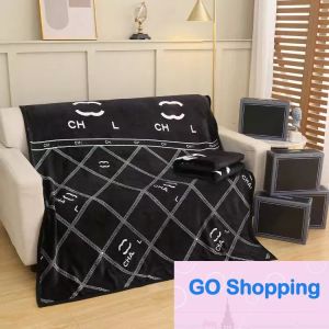 Blanket White Letter Leisure Travel Shawl Blanket Office Air Conditioning Cover Europe Plaid Blanket Gift Box Decorative blanket Best quality