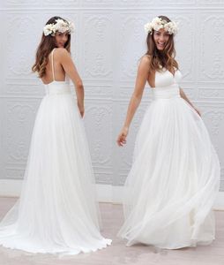 Vestidos de novia de playa de verano Boho Correas espaguetis sin espalda simples Tul Una línea Longitud del piso Sin mangas Vestidos de boda nupciales atractivos baratos DH10