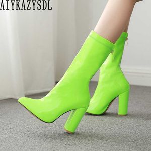 Bottes AIYKAZYSDL printemps automne femmes bottes Rose néon vert chaussures vinyle brillant en cuir verni bottes épais bloc talons hauts chaussures habillées L230712