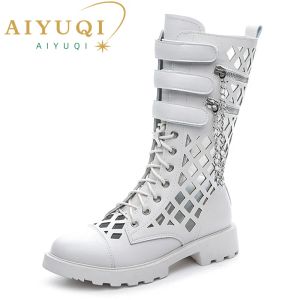 Boots Aiyuqi Chaussures d'été pour femmes Grande taille 41 42 NOUVEAU HOLLOW HOTER MARTON BOOTS LADEES CHAMPS Fashion Street Punk Cool Boots Femme