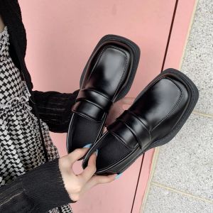 Botas mocasines negros otoño 2021 alumnos zapatos de cuero pequeño de cuero retro zapatos solteros de estilo británico para mujeres Mary Jane