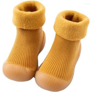 Boots Enfants Mid-Tube Nonsilp Chores de chaussettes TPE Imitation Sole Cashmere Baby Toddler Floor Winter Plus Velvet épaissis Bottises