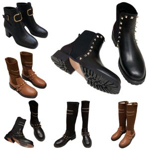 Bottes classiques pour femmes, demi-bottes de marque avec lettres, bottines à rivets en métal, chaussettes en tissu tricoté extensible, chaussures de luxe de styliste, chaussures d'extérieur en cuir 5a