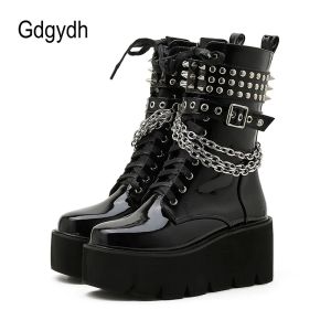 Boots Gdgydh Rivets de mode foncée Boots Femmes Vintage Gothic Girls Platform Shoes Sexy Chain coin Boots de danse de fond épais