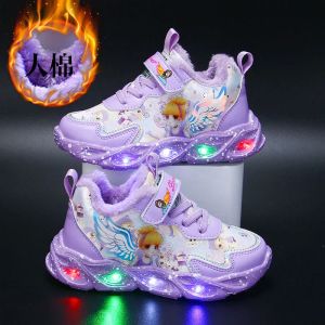 Boots Girls Nouveau Fashion Fashion Lumineux LED LED Children Casual Light Up Sports Chaussures Kid Belle Rose et Purple Foot Warwes