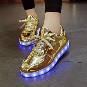 Boots Rayzing Fashion Chaussures unisexes LED pour les adultes Schoenen Men Chaussures décontractées Lumineuse Light Up Shoes Lover Luminous Gold Sier